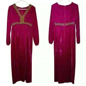Vintage Velvet Dress Empire Waistline Size 8 Plum Purple with Gold & Black Lace